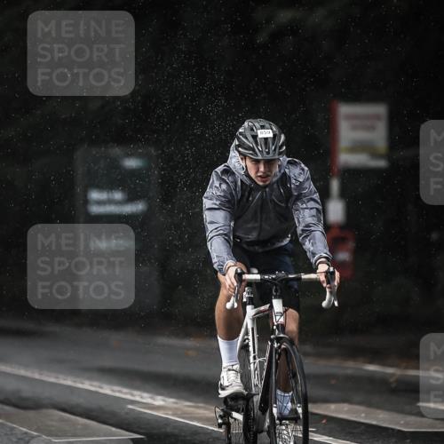 13.09.2026 - Stadtparktriathlon H.Heesch http://msf.ph/oto/10293376 13.09.2026 11:39:25 Radfahren 653, 800, 859, 865, 870 meine-sportfotos.de