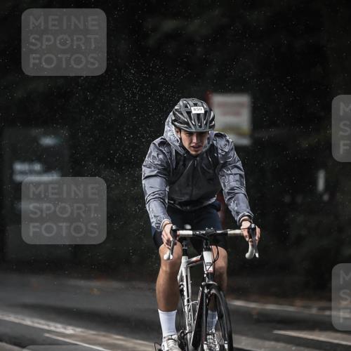 13.09.2026 - Stadtparktriathlon H.Heesch http://msf.ph/oto/10293379 13.09.2026 11:39:25 Radfahren 653, 800, 859, 865, 870 meine-sportfotos.de