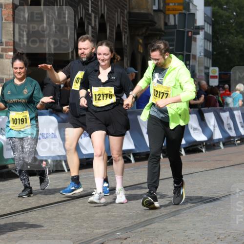 13.09.2026 - 21. swb-Marathon Bremen Strokosch-Dieckow http://msf.ph/oto/10293380 13.09.2026 11:18:21 Ziel 10137, 10713, 11482, 11808, 11829, 11943, 12023, 12321, 12373, 10176, 10194, 10535, 10600, 10895, 10899, 12371, 12561 meine-sportfotos.de
