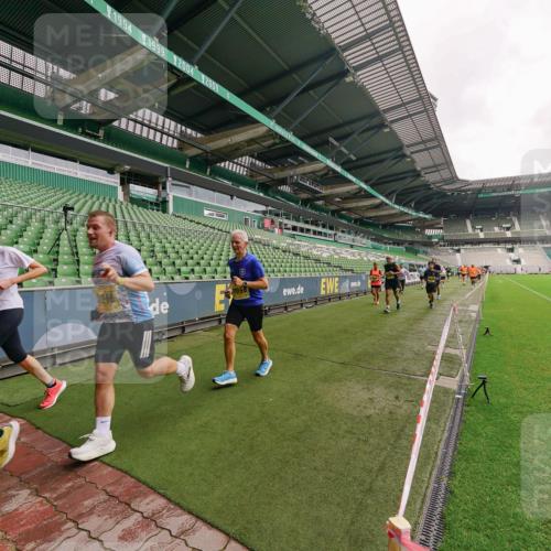 13.09.2026 - 21. swb-Marathon Bremen Michael Burmester http://msf.ph/oto/10293422 13.09.2026 10:31:58 Laufen im Stadion 10141, 10146, 10174, 10222, 10226, 10227, 10243, 10246, 10249, 10255, 10256, 10281, 10284, 10304, 10322, 10365, 10372, 10410, 10443, 10448, 10471, 10478, 10479, 10486, 10503, 10517, 10518, 10529, 10540, 10543, 10550, 10555, 10565, 10577, 10579, 10589, 10608, 10610, 10626, 10631, 10646, 10670, 10675, 10684, 10685, 10690, 10703, 10704, 10707, 10708, 10714, 10721, 10725, 10757, 10765, 10771, 10821, 10822, 10838, 10886, 11350, 11379 meine-sportfotos.de