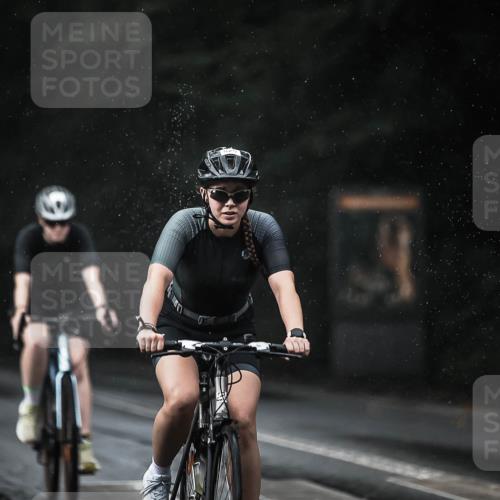 13.09.2026 - Stadtparktriathlon H.Heesch http://msf.ph/oto/10293423 13.09.2026 11:39:33 Radfahren 737, 757, 825, 917 meine-sportfotos.de