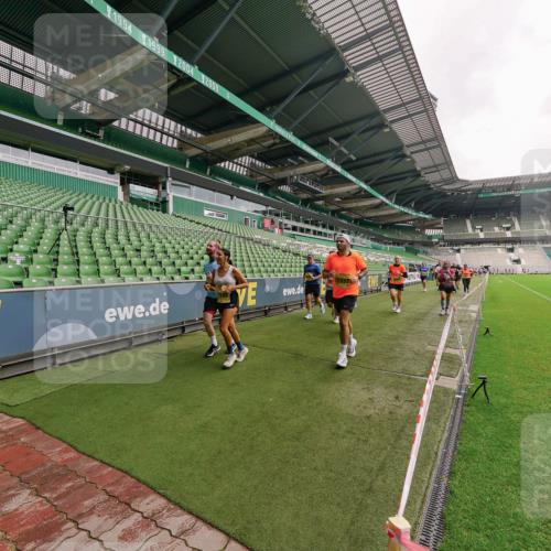 13.09.2026 - 21. swb-Marathon Bremen Michael Burmester http://msf.ph/oto/10293448 13.09.2026 10:32:05 Laufen im Stadion 10141, 10146, 10174, 10203, 10222, 10226, 10227, 10243, 10246, 10249, 10255, 10256, 10281, 10284, 10322, 10365, 10372, 10410, 10443, 10448, 10471, 10478, 10479, 10486, 10503, 10517, 10518, 10529, 10540, 10543, 10550, 10555, 10565, 10577, 10579, 10589, 10608, 10610, 10626, 10631, 10646, 10670, 10675, 10684, 10685, 10690, 10703, 10704, 10707, 10708, 10714, 10721, 10725, 10757, 10765, 10771, 10798, 10821, 10822, 10838, 10886, 11350, 11379 meine-sportfotos.de