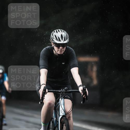 13.09.2026 - Stadtparktriathlon H.Heesch http://msf.ph/oto/10293454 13.09.2026 11:39:34 Radfahren 737, 757, 825, 917 meine-sportfotos.de