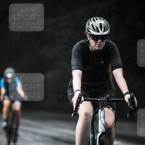 13.09.2026 - Stadtparktriathlon H.Heesch http://msf.ph/oto/10293461 13.09.2026 11:39:34 Radfahren 737, 757, 825, 917 meine-sportfotos.de