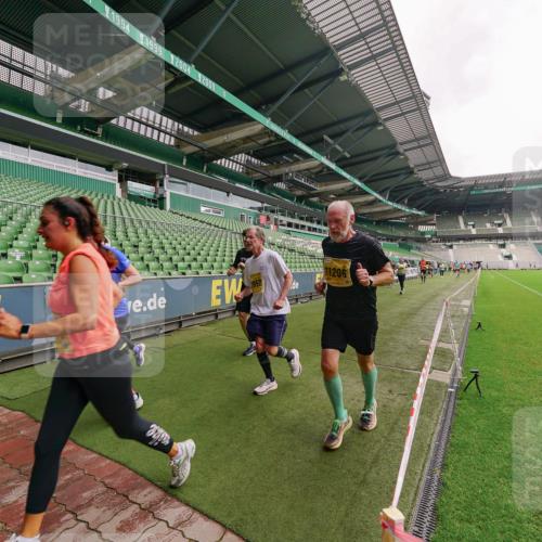 13.09.2026 - 21. swb-Marathon Bremen Michael Burmester http://msf.ph/oto/10293481 13.09.2026 10:32:12 Laufen im Stadion 10067, 10141, 10146, 10203, 10222, 10226, 10227, 10243, 10246, 10249, 10255, 10256, 10284, 10300, 10322, 10365, 10372, 10379, 10410, 10443, 10448, 10471, 10478, 10479, 10486, 10503, 10517, 10518, 10529, 10540, 10543, 10550, 10555, 10565, 10577, 10579, 10589, 10608, 10610, 10626, 10631, 10646, 10670, 10675, 10684, 10685, 10690, 10703, 10704, 10707, 10708, 10721, 10725, 10757, 10771, 10798, 10821, 10822, 10838, 11350, 11379 meine-sportfotos.de
