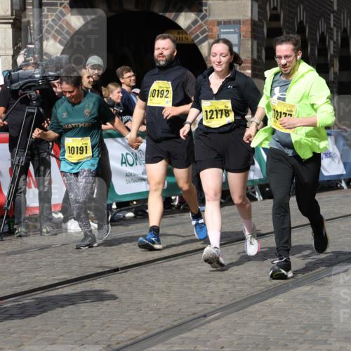 13.09.2026 - 21. swb-Marathon Bremen Strokosch-Dieckow http://msf.ph/oto/10293492 13.09.2026 11:18:23 Ziel 10137, 10459, 10513, 10713, 11482, 11808, 11829, 11943, 12023, 12373, 10176, 10194, 10535, 10600, 10895, 10899, 10997, 12371, 12561 meine-sportfotos.de