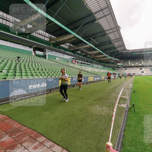 13.09.2026 - 21. swb-Marathon Bremen Michael Burmester http://msf.ph/oto/10293499 13.09.2026 10:32:17 Laufen im Stadion 10067, 10141, 10146, 10203, 10222, 10226, 10227, 10243, 10246, 10249, 10255, 10256, 10284, 10300, 10322, 10365, 10372, 10379, 10383, 10410, 10443, 10448, 10471, 10478, 10479, 10486, 10503, 10517, 10518, 10529, 10540, 10543, 10550, 10555, 10565, 10577, 10579, 10589, 10608, 10610, 10626, 10631, 10646, 10670, 10675, 10684, 10685, 10690, 10703, 10704, 10707, 10708, 10721, 10725, 10728, 10771, 10798, 10821, 10822, 10838, 11350, 11379 meine-sportfotos.de
