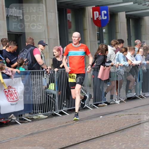 13.09.2026 - 21. swb-Marathon Bremen Strokosch-Dieckow http://msf.ph/oto/10293500 13.09.2026 10:45:49 Ziel 10436, 10447, 10992, 11706, 11925, 11926, 11956, 12556, 12557, 13529, 13609, 13612, 13640, 10352, 10464, 10536, 10541, 10583, 10987, 11015, 11063, 11088, 11209, 11279, 11559, 11749, 11762, 11845, 12033, 12069, 12087, 12290, 12355, 13532, 13595, 13628 meine-sportfotos.de