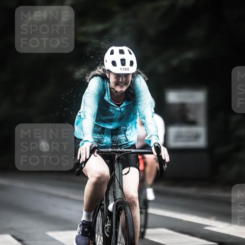 13.09.2026 - Stadtparktriathlon H.Heesch http://msf.ph/oto/10293508 13.09.2026 12:46:56 Radfahren 1162, 1189, 1218 meine-sportfotos.de