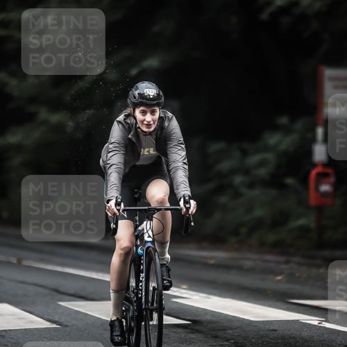 13.09.2026 - Stadtparktriathlon H.Heesch http://msf.ph/oto/10293527 13.09.2026 12:47:04 Radfahren 1133, 1174, 1262 meine-sportfotos.de