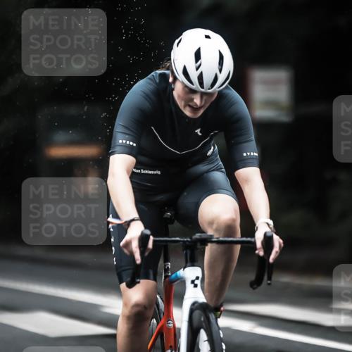 13.09.2026 - Stadtparktriathlon H.Heesch http://msf.ph/oto/10293608 13.09.2026 12:47:11 Radfahren 1174, 1262 meine-sportfotos.de