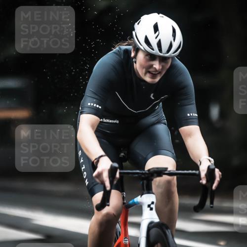 13.09.2026 - Stadtparktriathlon H.Heesch http://msf.ph/oto/10293612 13.09.2026 12:47:11 Radfahren 1174, 1262 meine-sportfotos.de