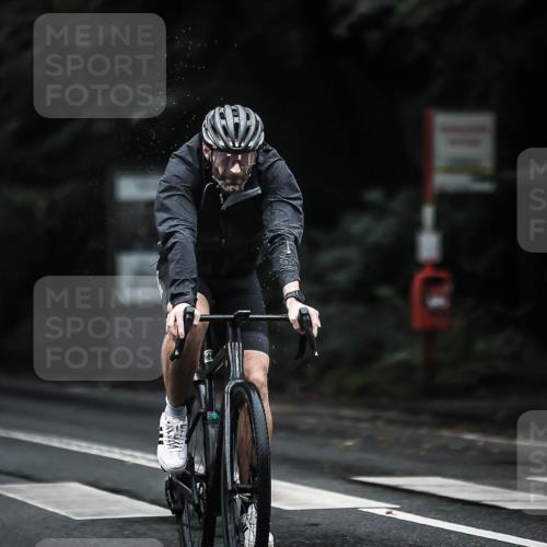 13.09.2026 - Stadtparktriathlon H.Heesch http://msf.ph/oto/10293628 13.09.2026 12:47:19 Radfahren 1123, 1250, 1251 meine-sportfotos.de