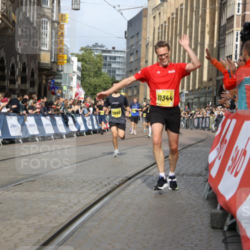 13.09.2026 - 21. swb-Marathon Bremen Strokosch-Dieckow http://msf.ph/oto/10293653 13.09.2026 10:47:11 Ziel 10289, 10445, 10504, 11199, 11212, 11344, 11608, 11661, 11783, 12364, 12375, 10189, 10310, 10319, 10898, 11187, 11269, 11462, 12048, 12195, 12298, 13528, 13545, 13589 meine-sportfotos.de