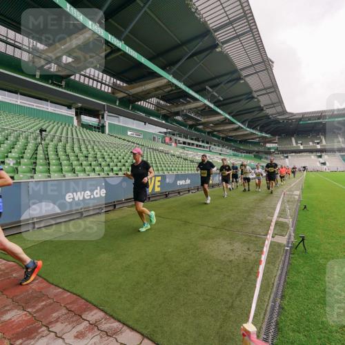 13.09.2026 - 21. swb-Marathon Bremen Michael Burmester http://msf.ph/oto/10293662 13.09.2026 10:32:51 Laufen im Stadion 10067, 10078, 10146, 10166, 10184, 10203, 10211, 10222, 10226, 10236, 10243, 10246, 10249, 10255, 10256, 10300, 10322, 10365, 10372, 10374, 10379, 10383, 10394, 10408, 10410, 10423, 10443, 10486, 10494, 10503, 10517, 10518, 10529, 10530, 10540, 10543, 10550, 10555, 10565, 10578, 10589, 10608, 10610, 10626, 10631, 10646, 10670, 10673, 10675, 10687, 10690, 10703, 10704, 10707, 10708, 10721, 10725, 10728, 10745, 10749, 10750, 10771, 10788, 10794, 10798 meine-sportfotos.de