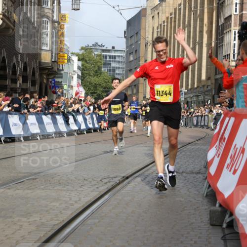 13.09.2026 - 21. swb-Marathon Bremen Strokosch-Dieckow http://msf.ph/oto/10293671 13.09.2026 10:47:11 Ziel 10289, 10445, 10504, 11199, 11212, 11344, 11608, 11661, 11783, 12364, 12375, 10189, 10310, 10319, 10898, 11187, 11269, 11462, 12048, 12195, 12298, 13528, 13545, 13589 meine-sportfotos.de