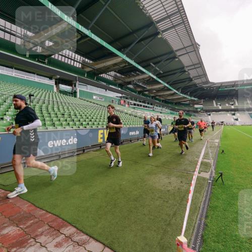 13.09.2026 - 21. swb-Marathon Bremen Michael Burmester http://msf.ph/oto/10293676 13.09.2026 10:32:53 Laufen im Stadion 10067, 10078, 10166, 10184, 10203, 10211, 10226, 10236, 10243, 10246, 10249, 10255, 10256, 10300, 10322, 10365, 10372, 10374, 10379, 10383, 10394, 10408, 10410, 10423, 10443, 10486, 10494, 10503, 10517, 10518, 10529, 10530, 10540, 10543, 10550, 10555, 10565, 10578, 10589, 10608, 10610, 10631, 10646, 10670, 10673, 10675, 10687, 10690, 10703, 10704, 10707, 10721, 10725, 10728, 10745, 10749, 10750, 10771, 10788, 10794, 10798 meine-sportfotos.de