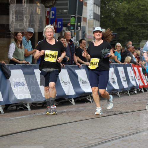 13.09.2026 - 21. swb-Marathon Bremen Strokosch-Dieckow http://msf.ph/oto/10293688 13.09.2026 11:18:27 Ziel 10191, 10192, 10459, 10513, 10713, 11482, 11808, 11829, 11943, 12177, 12178, 10176, 10194, 10600, 10899, 10997, 12371, 12422, 12561 meine-sportfotos.de