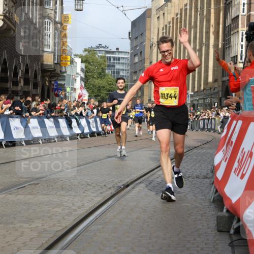13.09.2026 - 21. swb-Marathon Bremen Strokosch-Dieckow http://msf.ph/oto/10293696 13.09.2026 10:47:11 Ziel 10289, 10445, 10504, 11199, 11212, 11344, 11608, 11661, 11783, 12364, 12375, 10189, 10310, 10319, 10898, 11187, 11269, 11462, 12048, 12195, 12298, 13528, 13545, 13589 meine-sportfotos.de