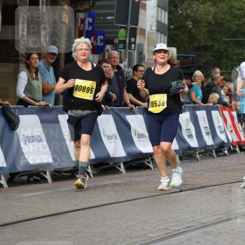 13.09.2026 - 21. swb-Marathon Bremen Strokosch-Dieckow http://msf.ph/oto/10293700 13.09.2026 11:18:28 Ziel 10191, 10192, 10459, 10513, 10713, 11482, 11808, 11829, 11943, 12177, 12178, 10176, 10194, 10600, 10899, 10997, 12371, 12422, 12561 meine-sportfotos.de
