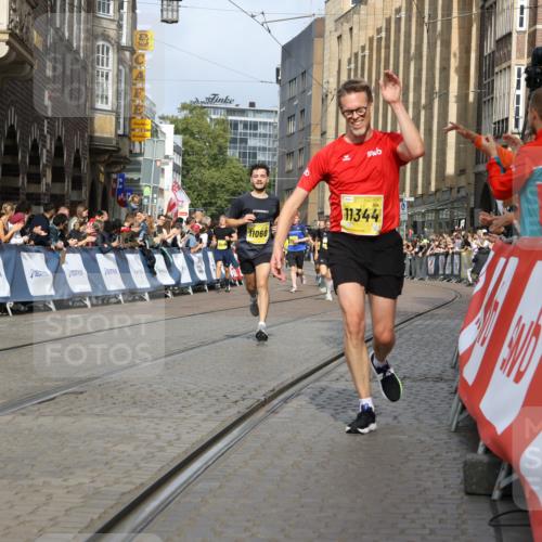 13.09.2026 - 21. swb-Marathon Bremen Strokosch-Dieckow http://msf.ph/oto/10293715 13.09.2026 10:47:11 Ziel 10289, 10445, 10504, 11199, 11212, 11344, 11608, 11661, 11783, 12364, 12375, 10189, 10310, 10319, 10898, 11187, 11269, 11462, 12048, 12195, 12298, 13528, 13545, 13589 meine-sportfotos.de