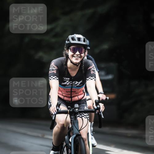 13.09.2026 - Stadtparktriathlon H.Heesch http://msf.ph/oto/10293727 13.09.2026 12:47:31 Radfahren 1105, 1154, 1164, 1176, 1202, 1217 meine-sportfotos.de