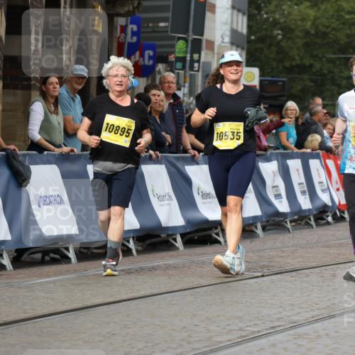 13.09.2026 - 21. swb-Marathon Bremen Strokosch-Dieckow http://msf.ph/oto/10293734 13.09.2026 11:18:28 Ziel 10191, 10192, 10459, 10513, 10713, 11482, 11808, 11829, 11943, 12177, 12178, 10176, 10194, 10600, 10899, 10997, 12371, 12422, 12561 meine-sportfotos.de