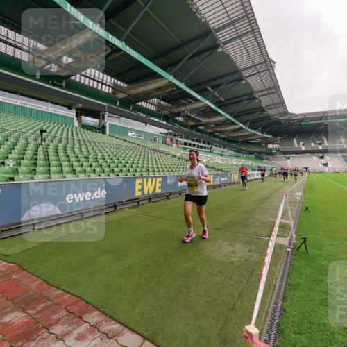 13.09.2026 - 21. swb-Marathon Bremen Michael Burmester http://msf.ph/oto/10293749 13.09.2026 10:33:12 Laufen im Stadion 10018, 10067, 10078, 10166, 10184, 10203, 10211, 10226, 10236, 10243, 10246, 10249, 10255, 10256, 10297, 10300, 10322, 10355, 10365, 10372, 10374, 10379, 10383, 10394, 10408, 10410, 10423, 10428, 10443, 10486, 10494, 10503, 10517, 10518, 10530, 10540, 10543, 10550, 10565, 10578, 10604, 10608, 10646, 10668, 10670, 10673, 10675, 10687, 10690, 10691, 10699, 10703, 10707, 10721, 10728, 10745, 10749, 10750, 10771, 10772, 10787, 10788, 10794, 10798 meine-sportfotos.de
