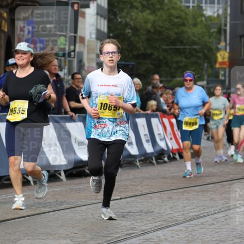 13.09.2026 - 21. swb-Marathon Bremen Strokosch-Dieckow http://msf.ph/oto/10293776 13.09.2026 11:18:29 Ziel 10191, 10192, 10459, 10513, 10713, 11482, 11808, 11829, 11943, 12177, 12178, 10194, 10600, 10899, 10997, 12371, 12422, 12561 meine-sportfotos.de