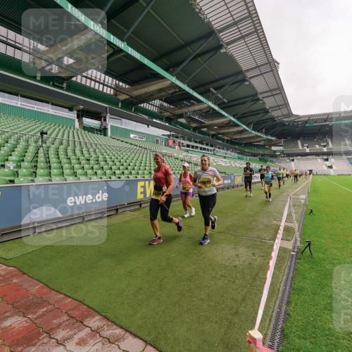 13.09.2026 - 21. swb-Marathon Bremen Michael Burmester http://msf.ph/oto/10293792 13.09.2026 10:33:27 Laufen im Stadion 10018, 10067, 10078, 10166, 10177, 10184, 10203, 10211, 10226, 10236, 10240, 10243, 10246, 10249, 10254, 10256, 10297, 10300, 10322, 10355, 10365, 10372, 10374, 10379, 10383, 10394, 10408, 10410, 10415, 10423, 10428, 10443, 10460, 10486, 10494, 10517, 10518, 10530, 10540, 10550, 10565, 10578, 10604, 10646, 10668, 10670, 10673, 10675, 10687, 10690, 10691, 10699, 10703, 10707, 10721, 10728, 10745, 10749, 10750, 10771, 10772, 10787, 10788, 10794, 10798, 10857 meine-sportfotos.de