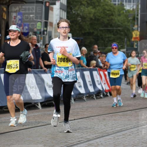 13.09.2026 - 21. swb-Marathon Bremen Strokosch-Dieckow http://msf.ph/oto/10293794 13.09.2026 11:18:29 Ziel 10191, 10192, 10459, 10513, 10713, 11482, 11808, 11829, 11943, 12177, 12178, 10194, 10600, 10899, 10997, 12371, 12422, 12561 meine-sportfotos.de