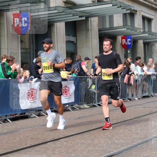 13.09.2026 - 21. swb-Marathon Bremen Strokosch-Dieckow http://msf.ph/oto/10293795 13.09.2026 10:45:52 Ziel 10228, 10447, 10992, 11706, 11925, 11926, 11956, 12556, 12557, 13529, 13609, 13612, 13640, 10436, 10464, 10541, 10583, 10987, 11015, 11063, 11279, 11559, 11762, 11845, 12033, 12069, 12087, 12290, 12355, 12556, 12557, 13532, 13595, 13628 meine-sportfotos.de