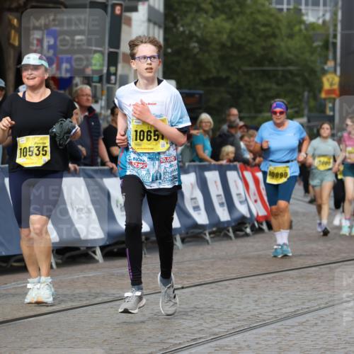 13.09.2026 - 21. swb-Marathon Bremen Strokosch-Dieckow http://msf.ph/oto/10293811 13.09.2026 11:18:29 Ziel 10191, 10192, 10459, 10513, 10713, 11482, 11808, 11829, 11943, 12177, 12178, 10194, 10600, 10899, 10997, 12371, 12422, 12561 meine-sportfotos.de