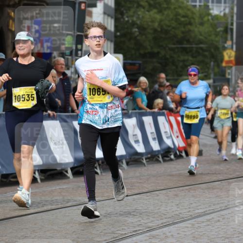13.09.2026 - 21. swb-Marathon Bremen Strokosch-Dieckow http://msf.ph/oto/10293822 13.09.2026 11:18:29 Ziel 10191, 10192, 10459, 10513, 10713, 11482, 11808, 11829, 11943, 12177, 12178, 10194, 10600, 10899, 10997, 12371, 12422, 12561 meine-sportfotos.de