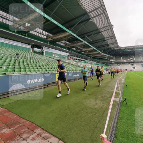 13.09.2026 - 21. swb-Marathon Bremen Michael Burmester http://msf.ph/oto/10293824 13.09.2026 10:33:32 Laufen im Stadion 10018, 10067, 10078, 10166, 10177, 10184, 10203, 10211, 10226, 10236, 10240, 10243, 10246, 10249, 10254, 10256, 10297, 10300, 10322, 10355, 10365, 10372, 10374, 10379, 10383, 10394, 10408, 10410, 10415, 10423, 10428, 10460, 10486, 10494, 10517, 10518, 10530, 10550, 10565, 10578, 10604, 10668, 10670, 10673, 10675, 10687, 10690, 10691, 10699, 10700, 10707, 10721, 10728, 10745, 10749, 10750, 10771, 10772, 10787, 10788, 10794, 10798, 10857, 11126 meine-sportfotos.de