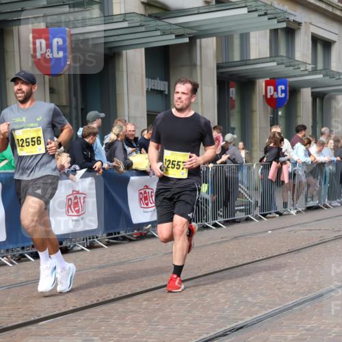 13.09.2026 - 21. swb-Marathon Bremen Strokosch-Dieckow http://msf.ph/oto/10293826 13.09.2026 10:45:52 Ziel 10228, 10447, 10992, 11706, 11925, 11926, 11956, 12556, 12557, 13529, 13609, 13612, 13640, 10436, 10464, 10541, 10583, 10987, 11015, 11063, 11279, 11559, 11762, 11845, 12033, 12069, 12087, 12290, 12355, 12556, 12557, 13532, 13595, 13628 meine-sportfotos.de