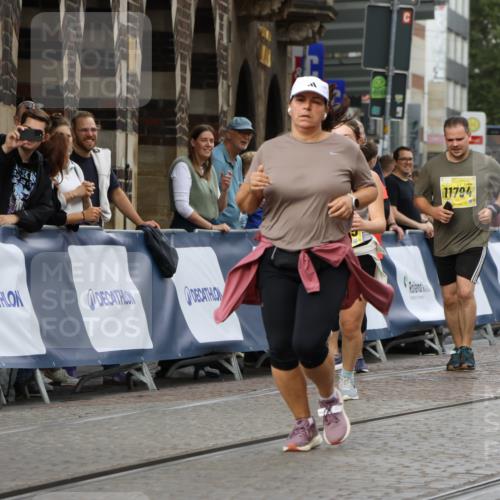 13.09.2026 - 21. swb-Marathon Bremen Strokosch-Dieckow http://msf.ph/oto/10293955 13.09.2026 11:18:56 Ziel 10176, 10194, 10264, 10535, 10600, 10895, 10899, 10997, 11443, 12371, 12422, 12561 meine-sportfotos.de