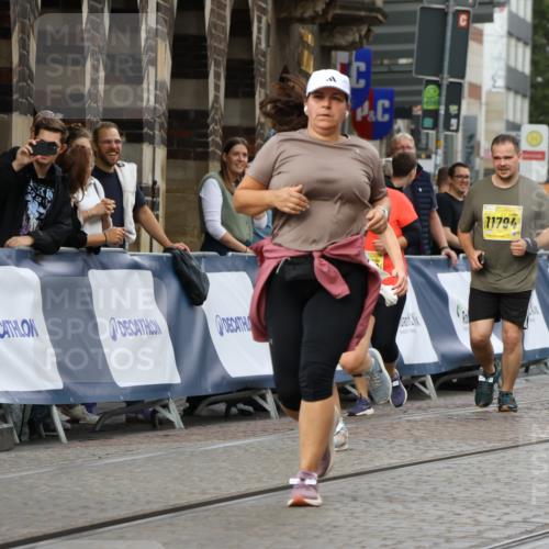 13.09.2026 - 21. swb-Marathon Bremen Strokosch-Dieckow http://msf.ph/oto/10293976 13.09.2026 11:18:56 Ziel 10176, 10194, 10264, 10535, 10600, 10895, 10899, 10997, 11443, 12371, 12422, 12561 meine-sportfotos.de