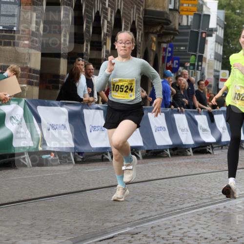 13.09.2026 - 21. swb-Marathon Bremen Strokosch-Dieckow http://msf.ph/oto/10294005 13.09.2026 11:19:07 Ziel 10005, 10202, 10264, 10344, 10524, 10568, 10997, 11443, 11629, 11794, 12090, 12371, 12422, 10629, 10933, 12224, 12462 meine-sportfotos.de