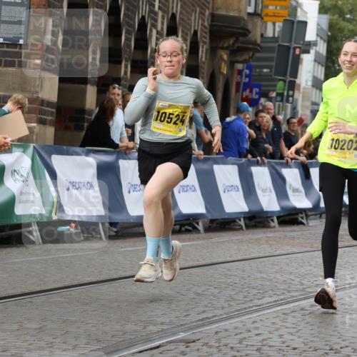 13.09.2026 - 21. swb-Marathon Bremen Strokosch-Dieckow http://msf.ph/oto/10294011 13.09.2026 11:19:07 Ziel 10005, 10202, 10264, 10344, 10524, 10568, 10997, 11443, 11629, 11794, 12090, 12371, 12422, 10629, 10933, 12224, 12462 meine-sportfotos.de