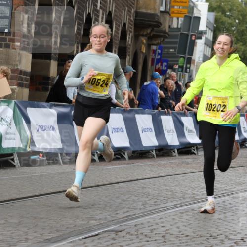 13.09.2026 - 21. swb-Marathon Bremen Strokosch-Dieckow http://msf.ph/oto/10294017 13.09.2026 11:19:07 Ziel 10005, 10202, 10264, 10344, 10524, 10568, 10997, 11443, 11629, 11794, 12090, 12371, 12422, 10629, 10933, 12224, 12462 meine-sportfotos.de