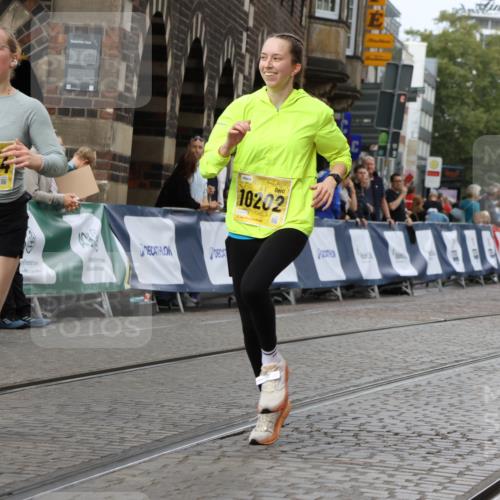 13.09.2026 - 21. swb-Marathon Bremen Strokosch-Dieckow http://msf.ph/oto/10294045 13.09.2026 11:19:08 Ziel 10005, 10202, 10264, 10344, 10524, 10568, 10997, 11443, 11629, 11794, 12090, 12422, 10629, 10933, 11050, 11760, 12224, 12462 meine-sportfotos.de