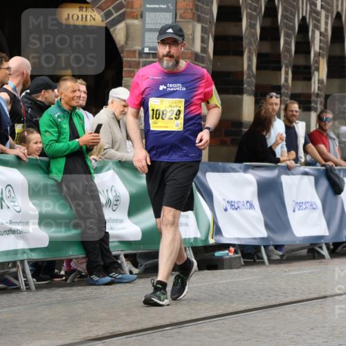 13.09.2026 - 21. swb-Marathon Bremen Strokosch-Dieckow http://msf.ph/oto/10294087 13.09.2026 11:19:23 Ziel 10202, 10524, 11629, 11794, 12090, 10004 meine-sportfotos.de