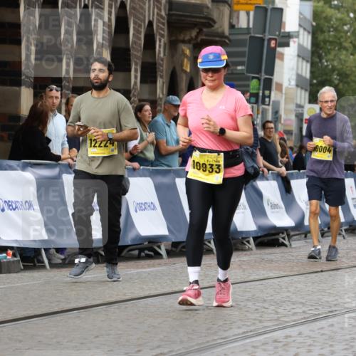 13.09.2026 - 21. swb-Marathon Bremen Strokosch-Dieckow http://msf.ph/oto/10294093 13.09.2026 11:19:26 Ziel 10202, 10524, 12462, 10004, 11457 meine-sportfotos.de