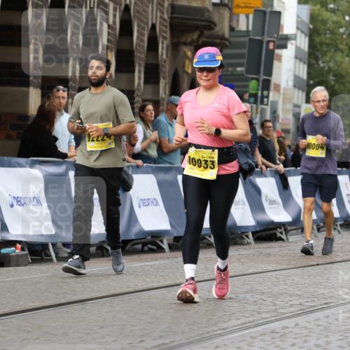 13.09.2026 - 21. swb-Marathon Bremen Strokosch-Dieckow http://msf.ph/oto/10294099 13.09.2026 11:19:26 Ziel 10202, 10524, 12462, 10004, 11457 meine-sportfotos.de