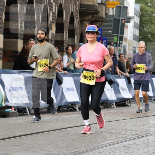 13.09.2026 - 21. swb-Marathon Bremen Strokosch-Dieckow http://msf.ph/oto/10294113 13.09.2026 11:19:26 Ziel 10202, 10524, 12462, 10004, 11457 meine-sportfotos.de