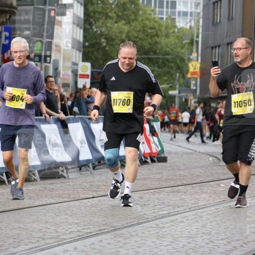 13.09.2026 - 21. swb-Marathon Bremen Strokosch-Dieckow http://msf.ph/oto/10294132 13.09.2026 11:19:28 Ziel 12462, 11457 meine-sportfotos.de