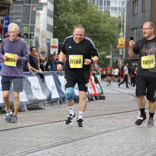 13.09.2026 - 21. swb-Marathon Bremen Strokosch-Dieckow http://msf.ph/oto/10294136 13.09.2026 11:19:28 Ziel 12462, 11457 meine-sportfotos.de