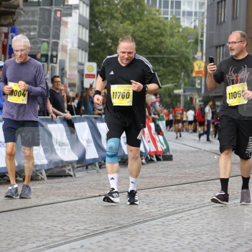 13.09.2026 - 21. swb-Marathon Bremen Strokosch-Dieckow http://msf.ph/oto/10294138 13.09.2026 11:19:28 Ziel 12462, 11457 meine-sportfotos.de