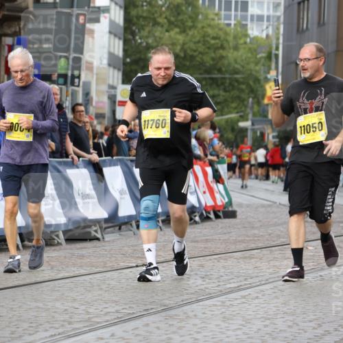 13.09.2026 - 21. swb-Marathon Bremen Strokosch-Dieckow http://msf.ph/oto/10294151 13.09.2026 11:19:28 Ziel 12462, 11457 meine-sportfotos.de